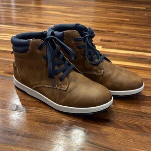 Boys Brown High-Top Eddie Bauer Chuka Sneakers